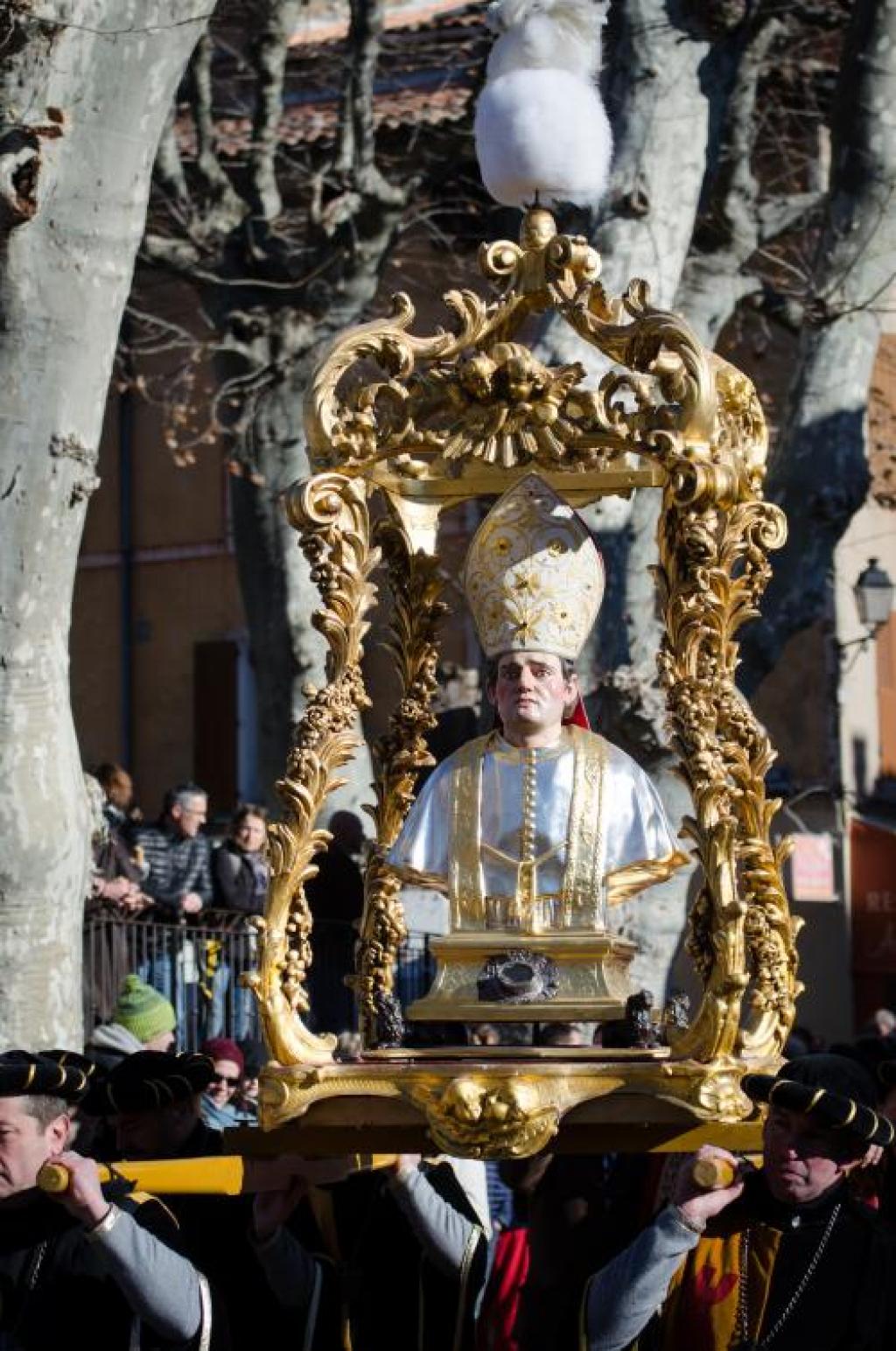 Petite fête de la Saint Marcel :  célébrations religieuses, bravades et danse des Tripettes à Barjols