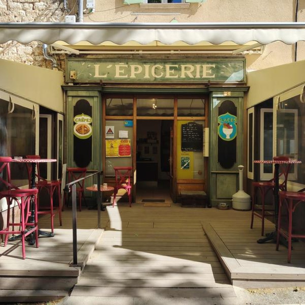 L'épicerie familiale à Pontevès