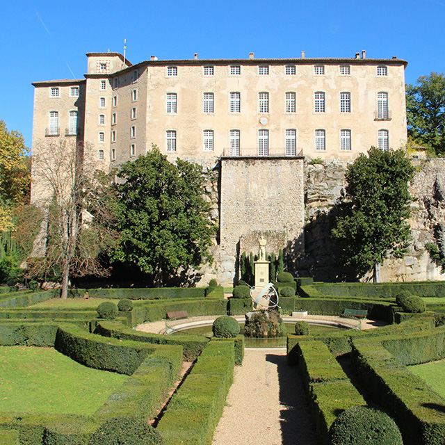 3 châteaux incroyables à visiter