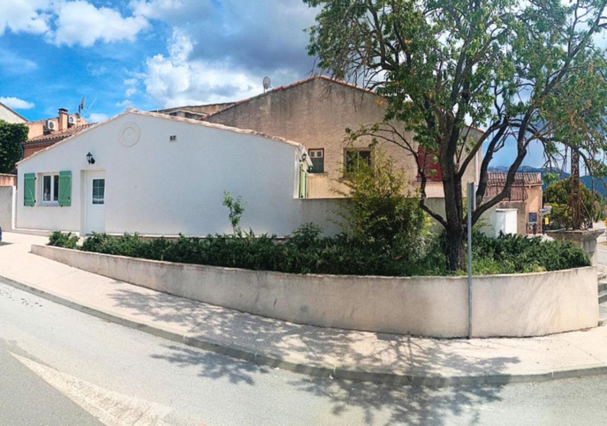 Sous L'Amandier : Location Vacances à Pourrières